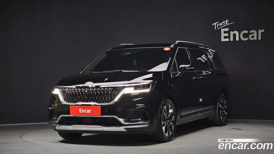 Kia Carnival — фото 1