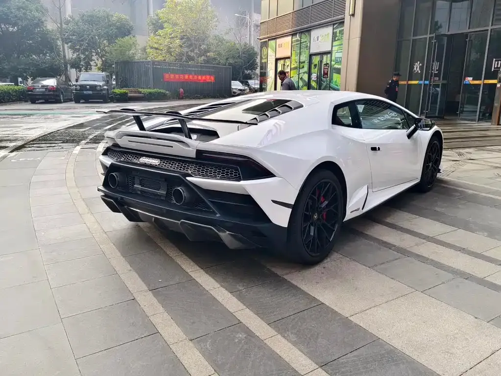 Lamborghini Huracan — фото 8