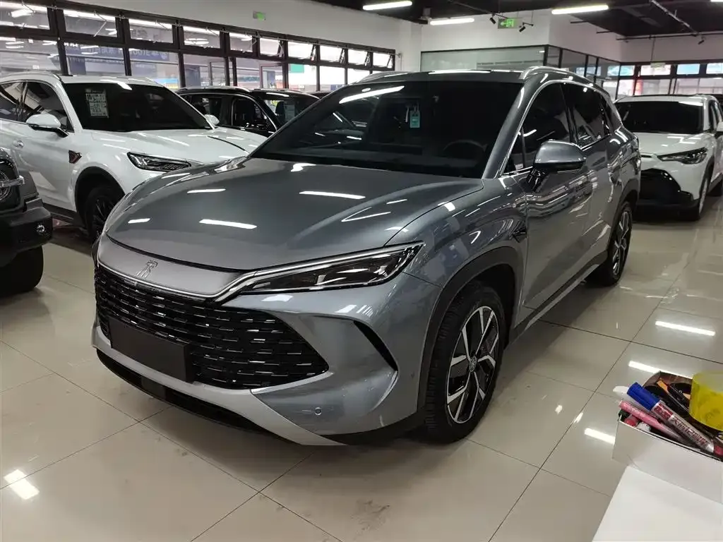 BYD L DM-i — фото 1