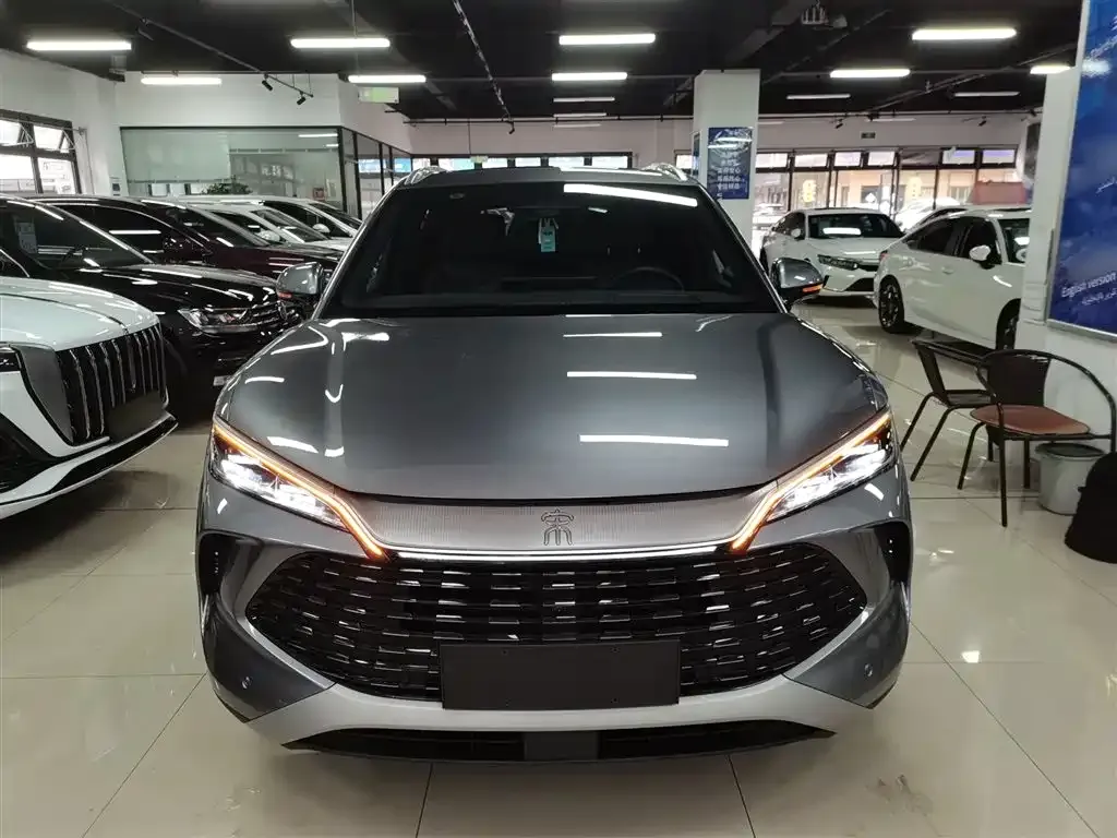 BYD L DM-i — фото 4