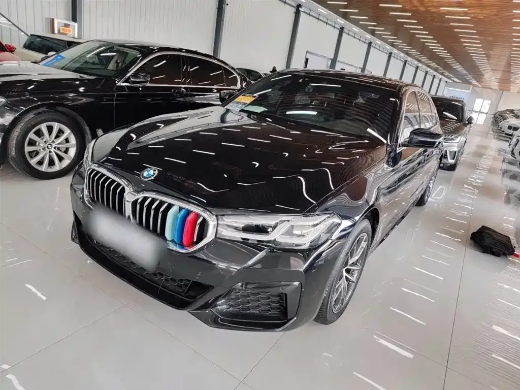 BMW 5 Series — фото 1