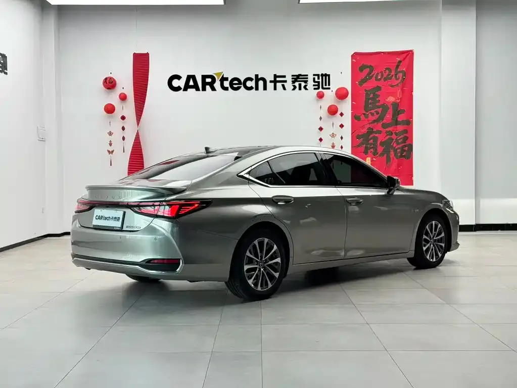 Lexus ES — фото 2