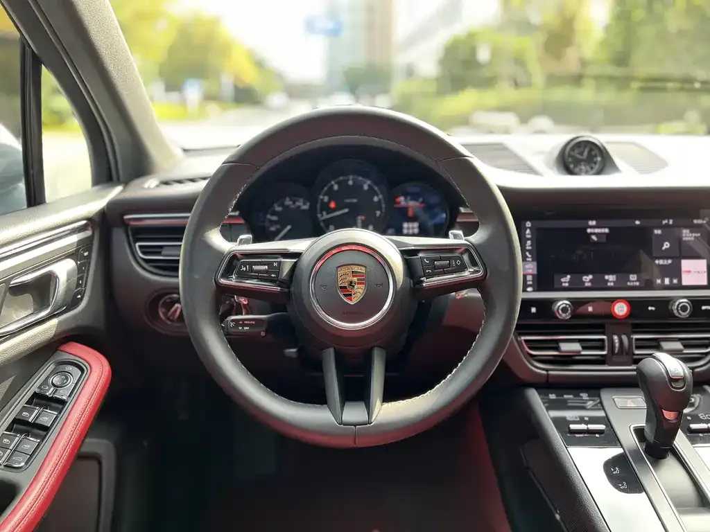 Porsche Macan — фото 6