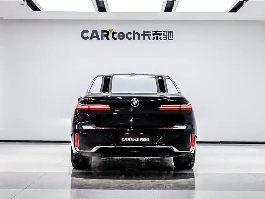 BMW 7 Series — фото 2