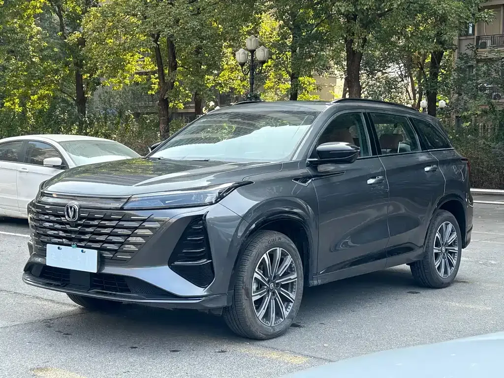 Changan CS75PLUS — фото 1