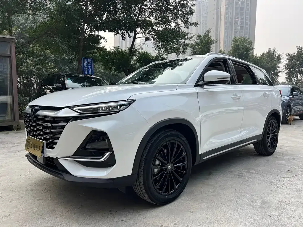 Changan CS75 — фото 1