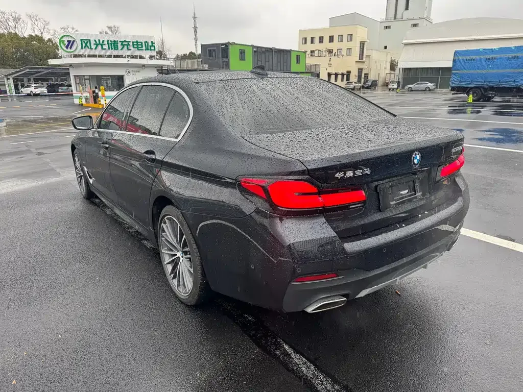 BMW 5 Series — фото 4