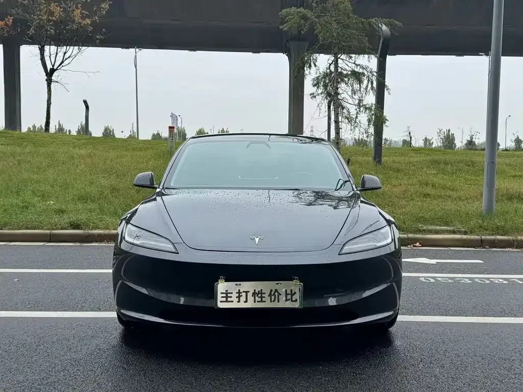 Tesla Model 3 — фото 7