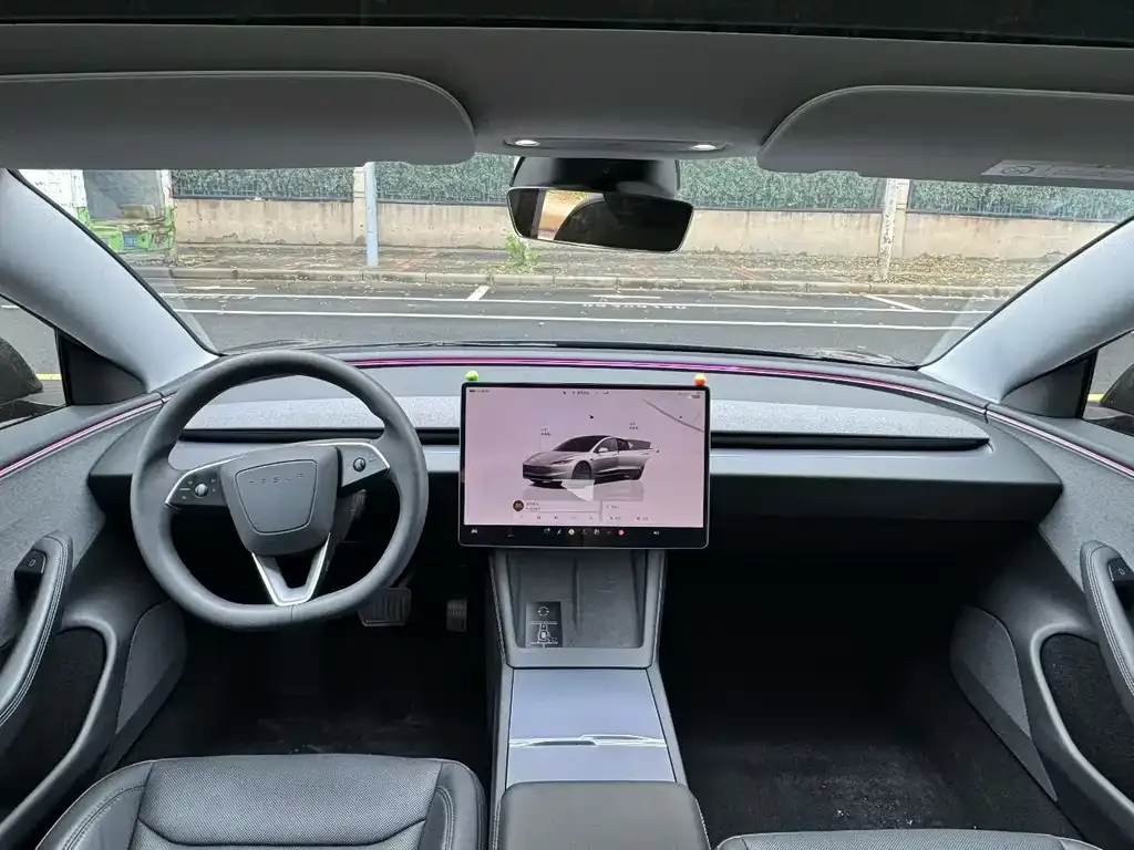 Tesla Model 3 — фото 3