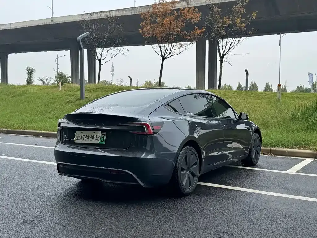 Tesla Model 3 — фото 9