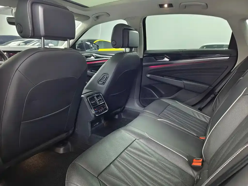 Volkswagen Passat — фото 4