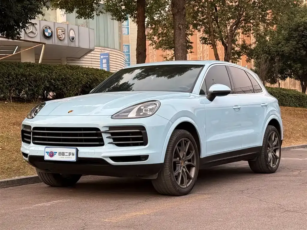 Porsche Cayenne — фото 1
