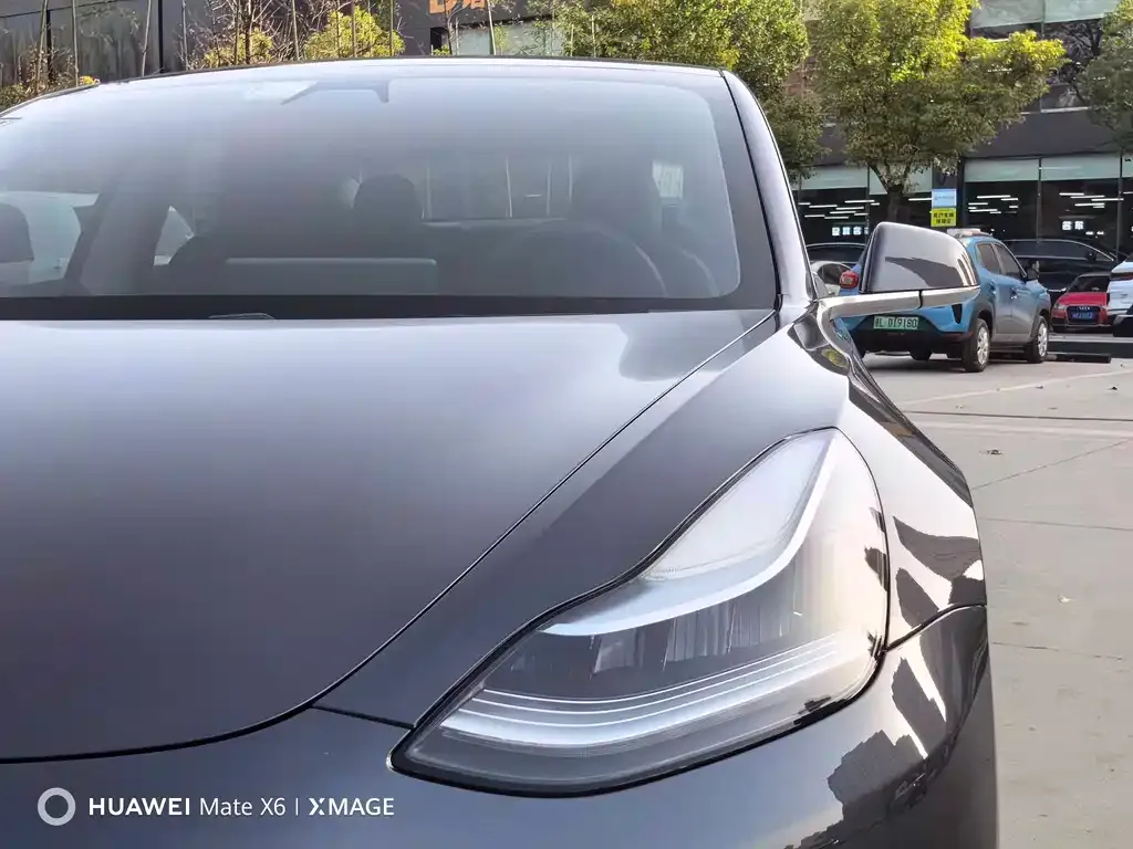 Tesla Model 3 — фото 4