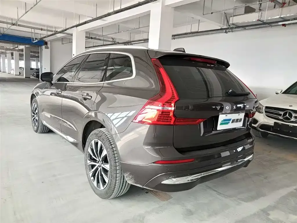 Volvo XC60 — фото 10