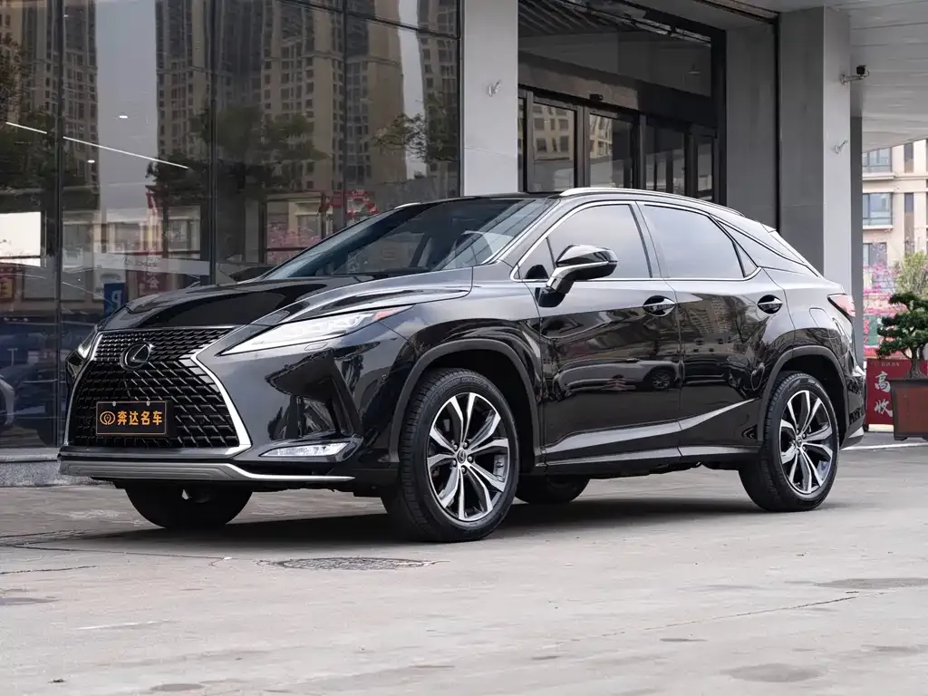 Lexus RX — фото 1