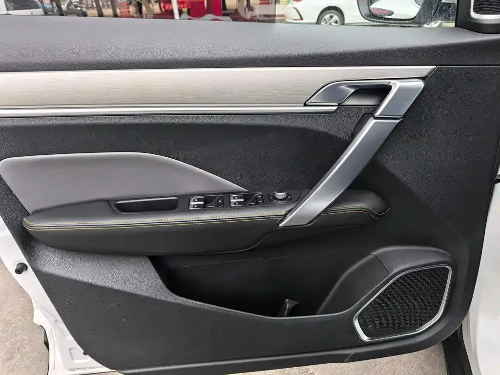 Geely Binyue — фото 2