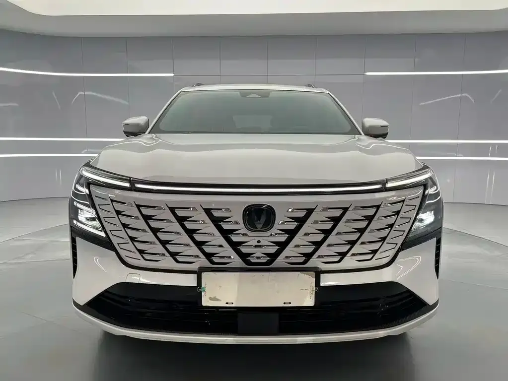 Changan CS75PLUS — фото 3