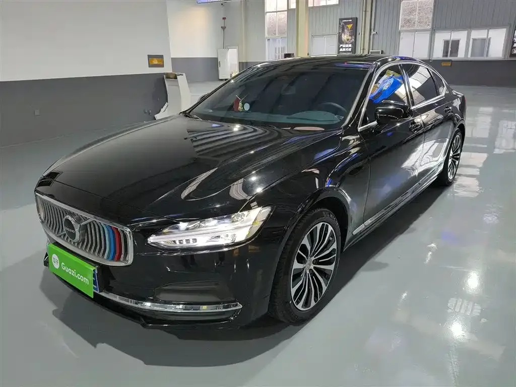 Volvo S90 — фото 1