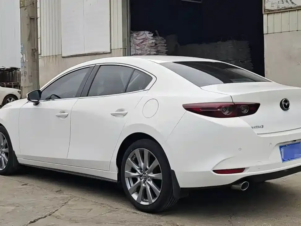 Mazda 3 Axela — фото 3