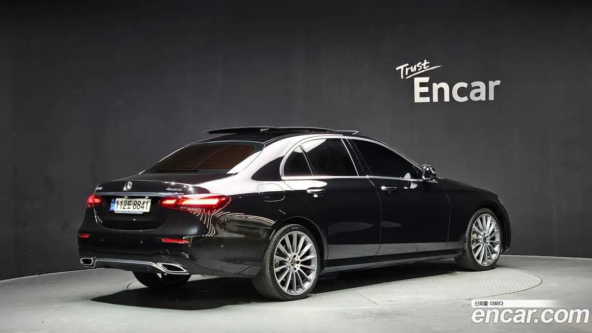 Mercedes-Benz E-Class — фото 6
