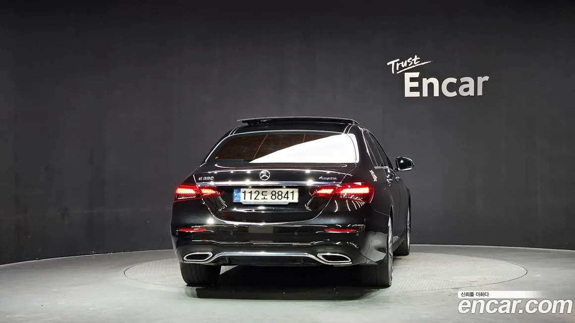 Mercedes-Benz E-Class — фото 2