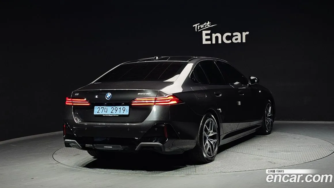 BMW i5 — фото 10