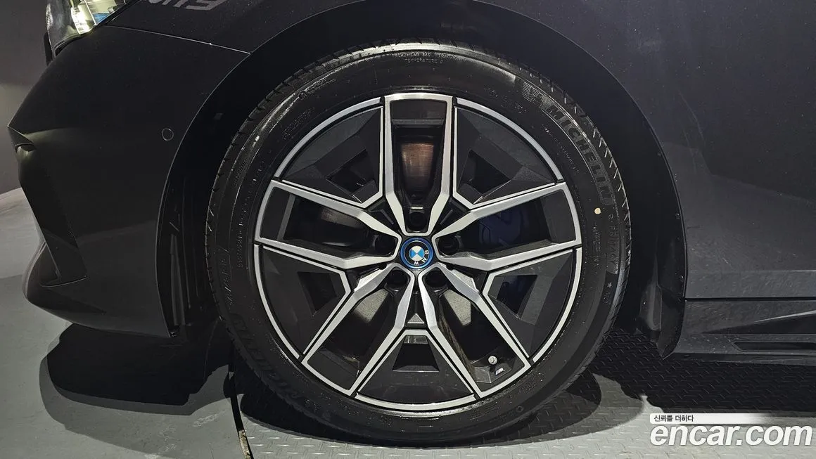 BMW i5 — фото 7