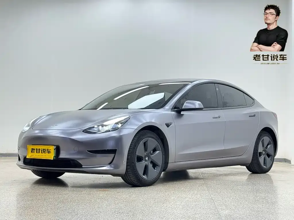 Tesla Model 3 — фото 1