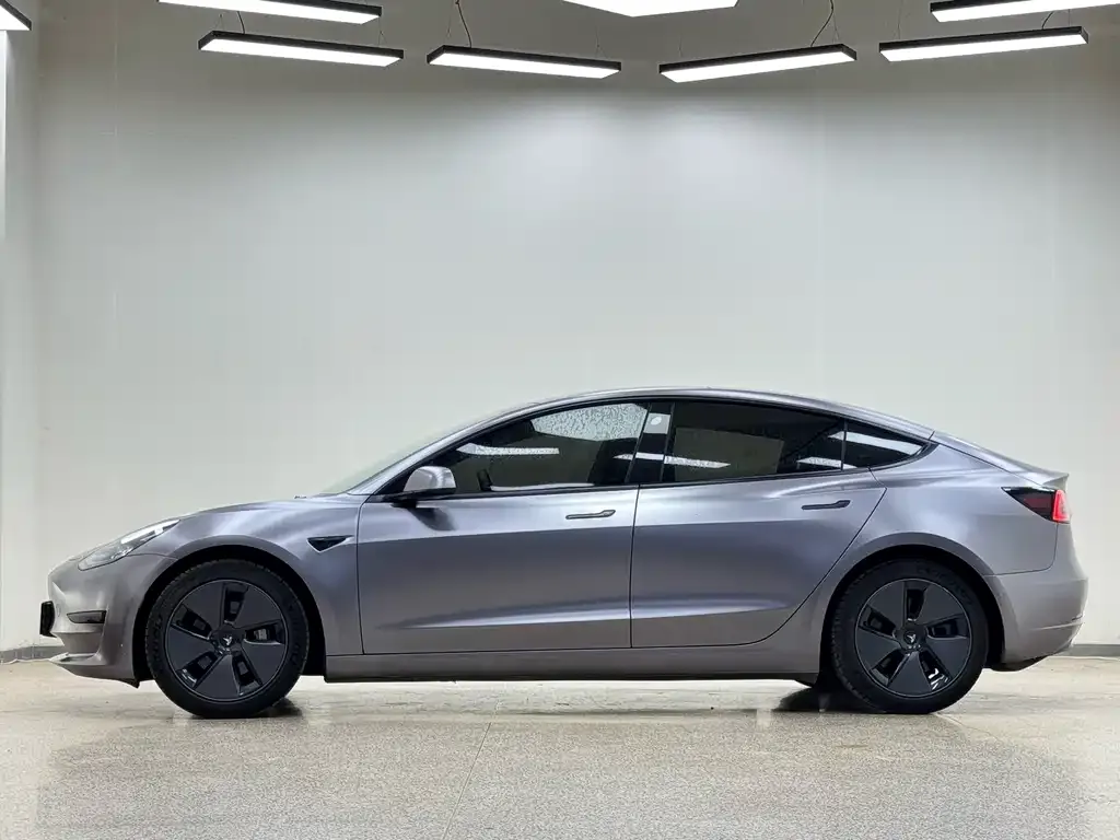 Tesla Model 3 — фото 5