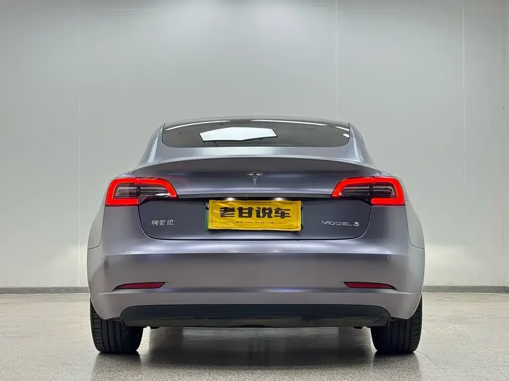 Tesla Model 3 — фото 3