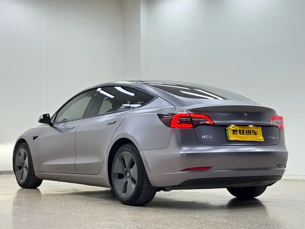 Tesla Model 3 — фото 7