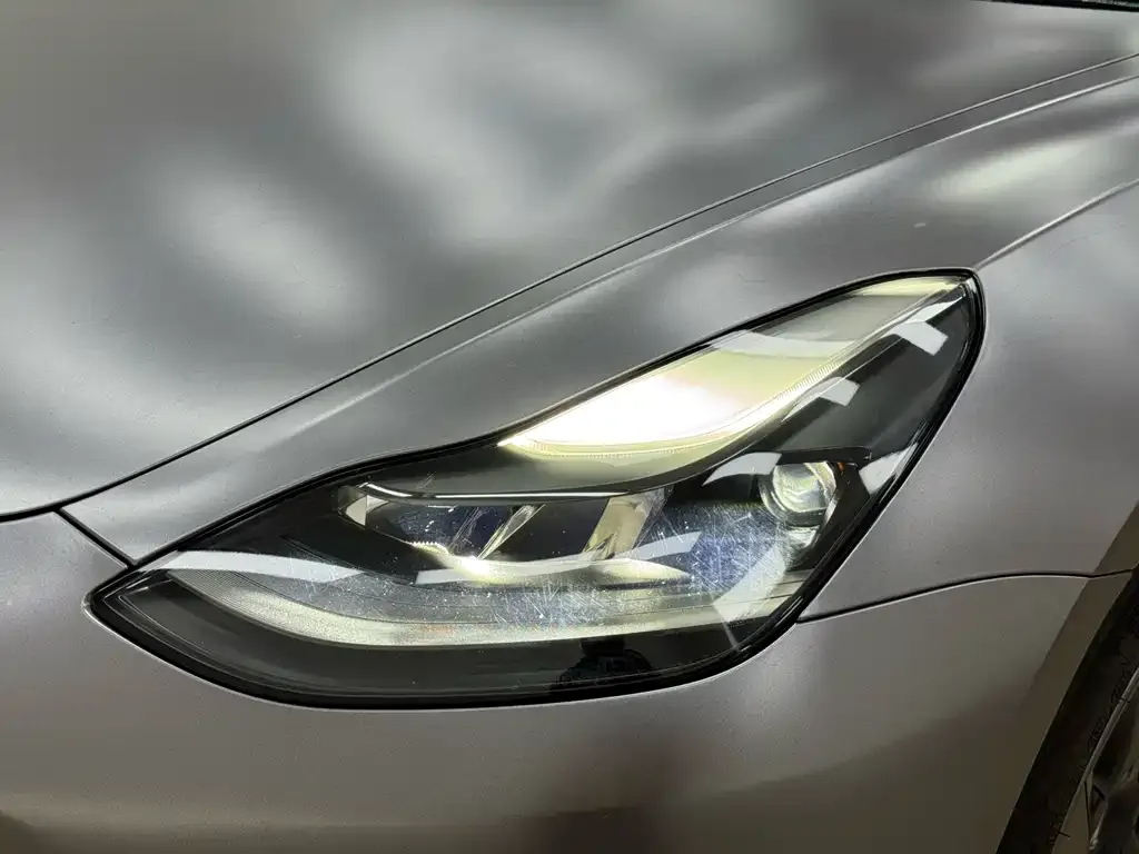 Tesla Model 3 — фото 2