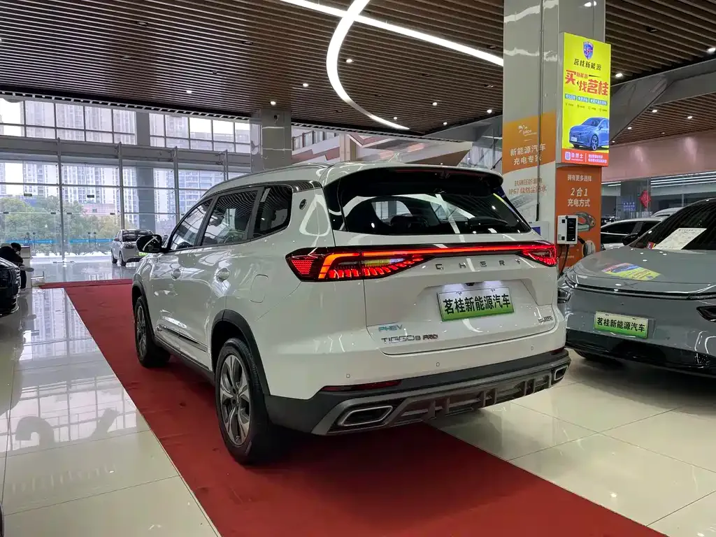 Chery Tiggo 8 PRO NEV — фото 7