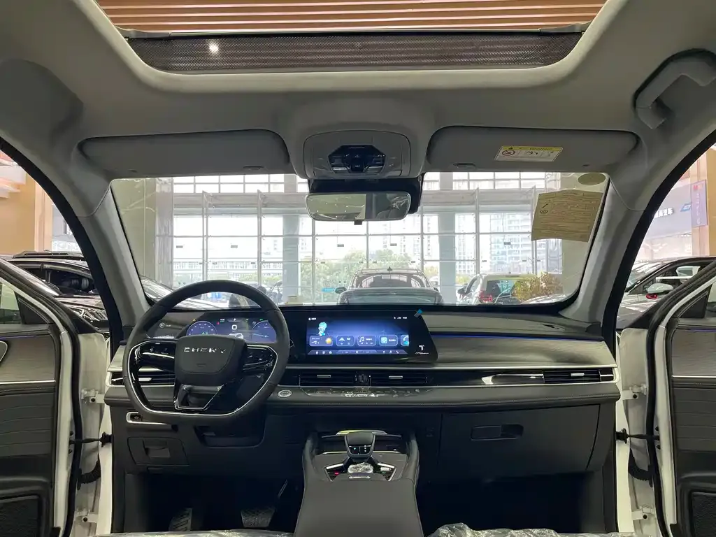 Chery Tiggo 8 PRO NEV — фото 5