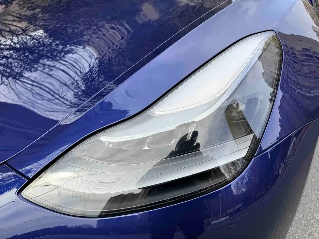 Tesla Model 3 — фото 4