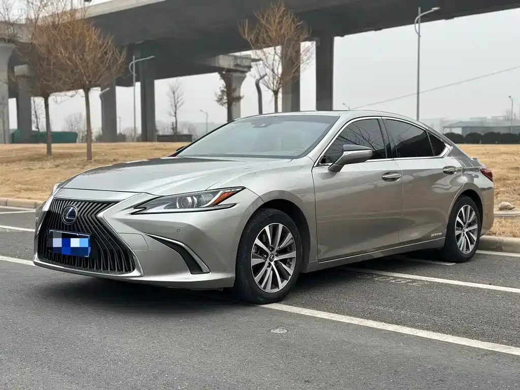 Lexus ES — фото 4