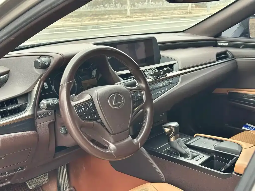 Lexus ES — фото 2