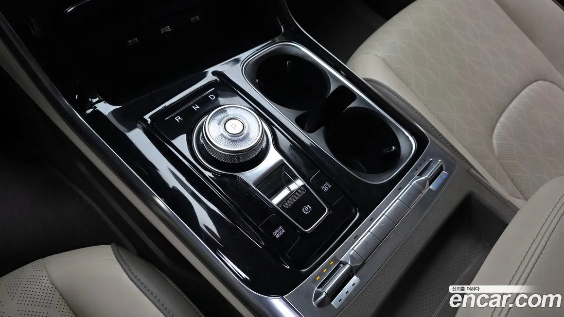 Kia Carnival — фото 10