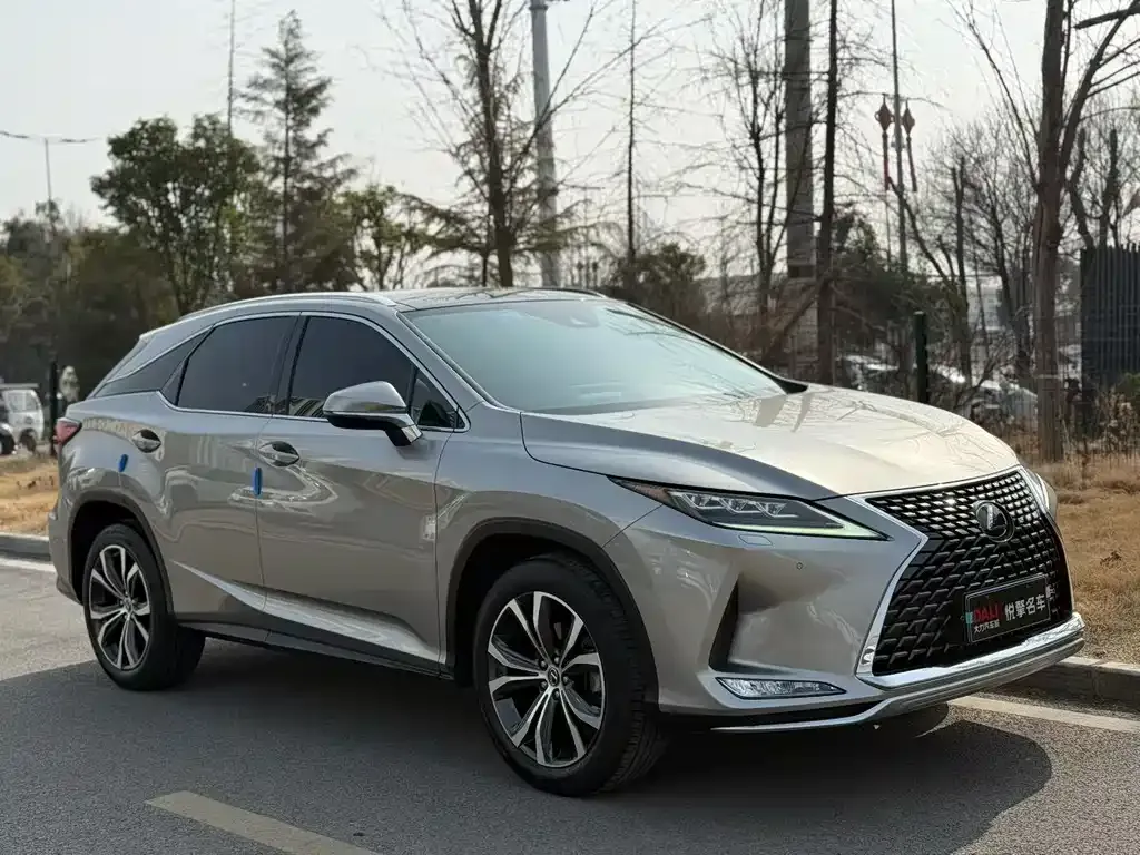 Lexus RX — фото 1