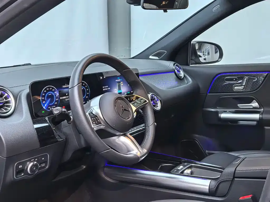 Mercedes-Benz EQA — фото 10