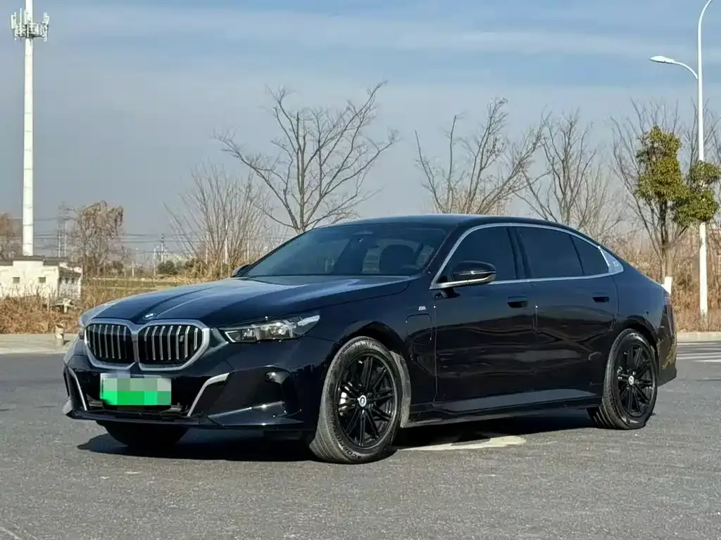 BMW i5 — фото 1