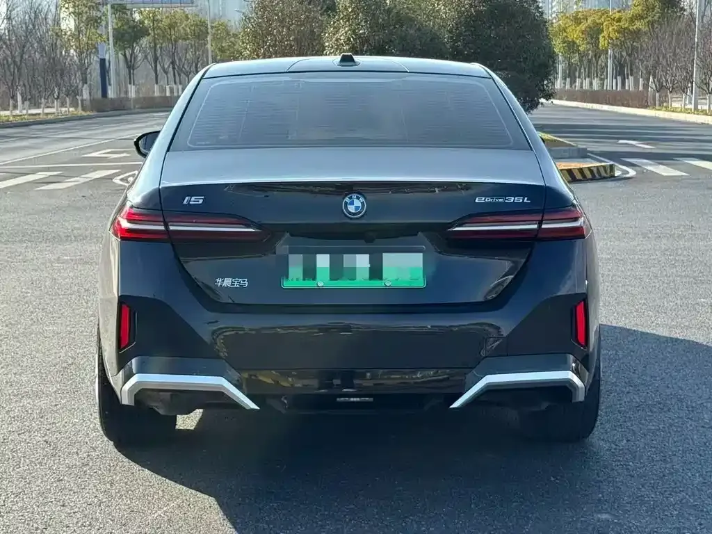 BMW i5 — фото 6