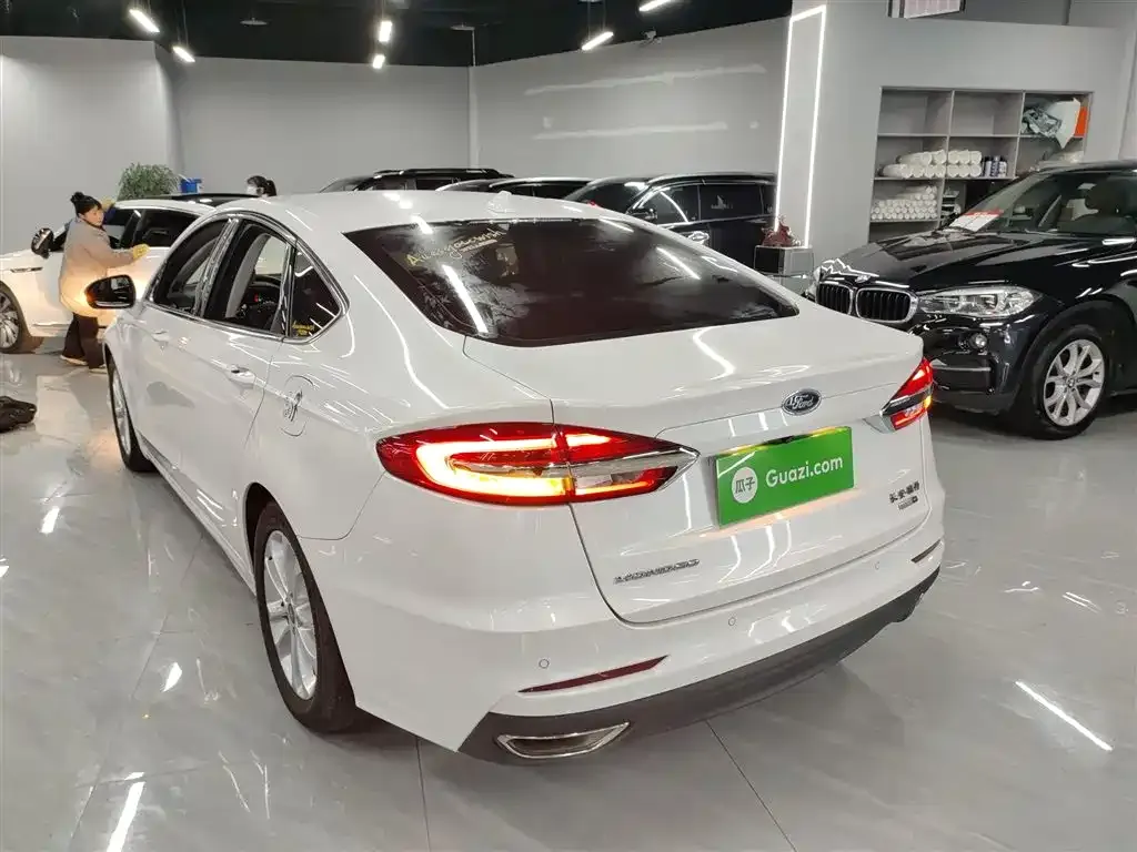 Ford Mondeo — фото 10