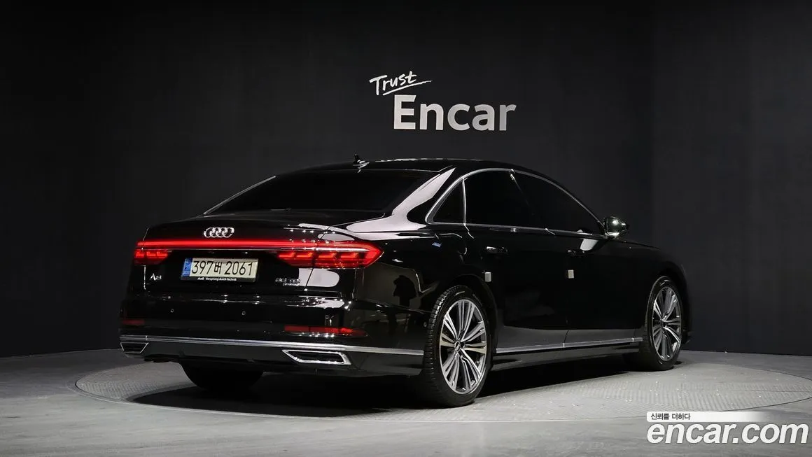 Audi A8 — фото 2