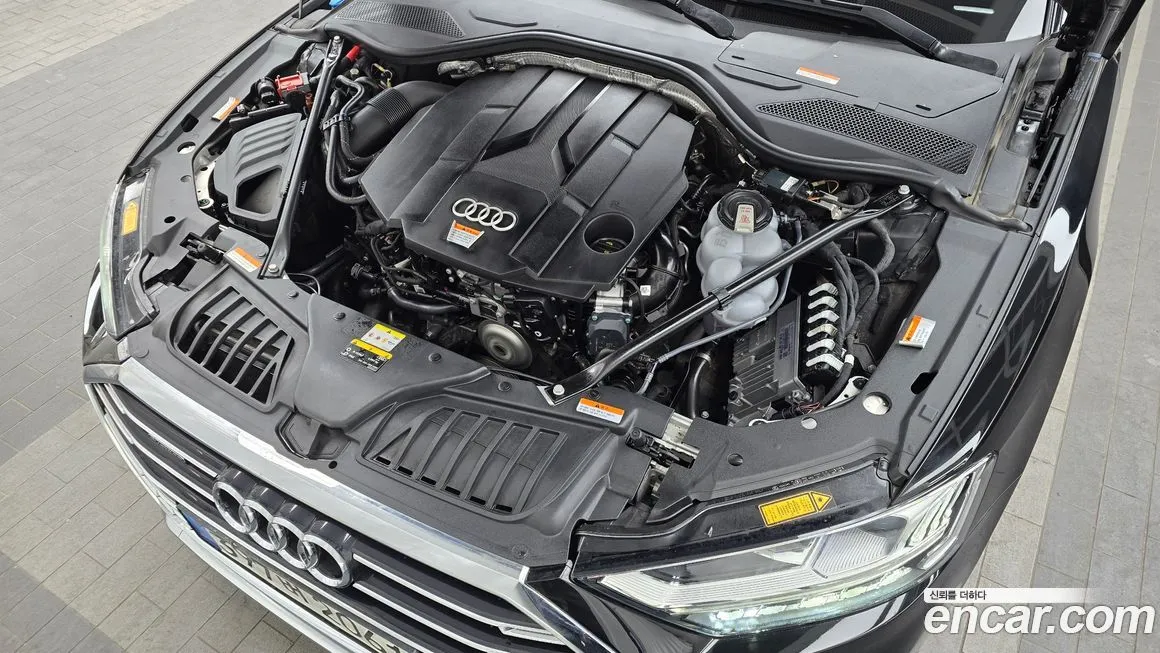 Audi A8 — фото 8