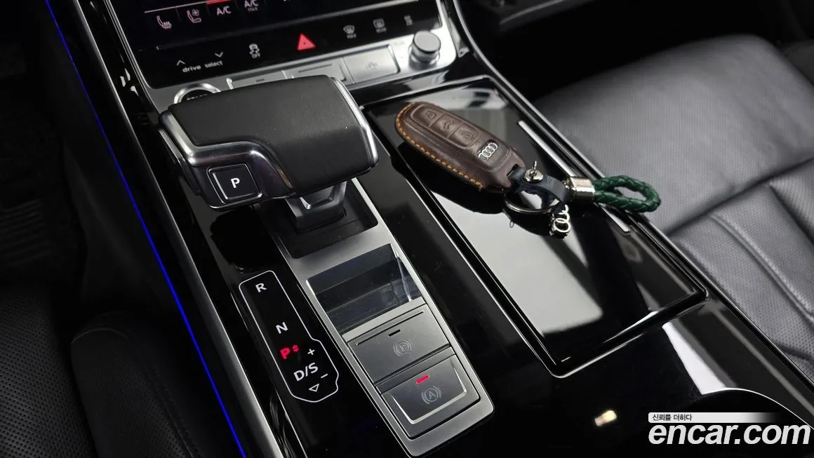 Audi A8 — фото 5