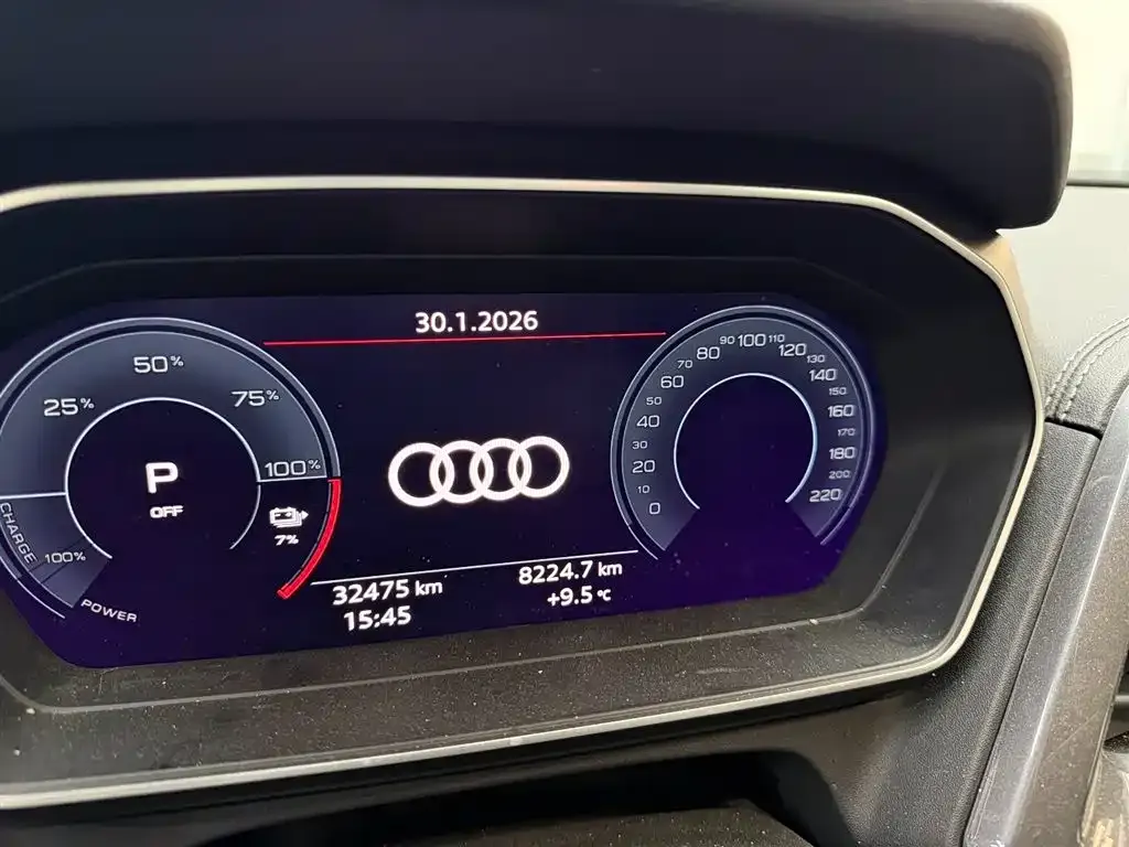 Audi Q4 e-tron — фото 2