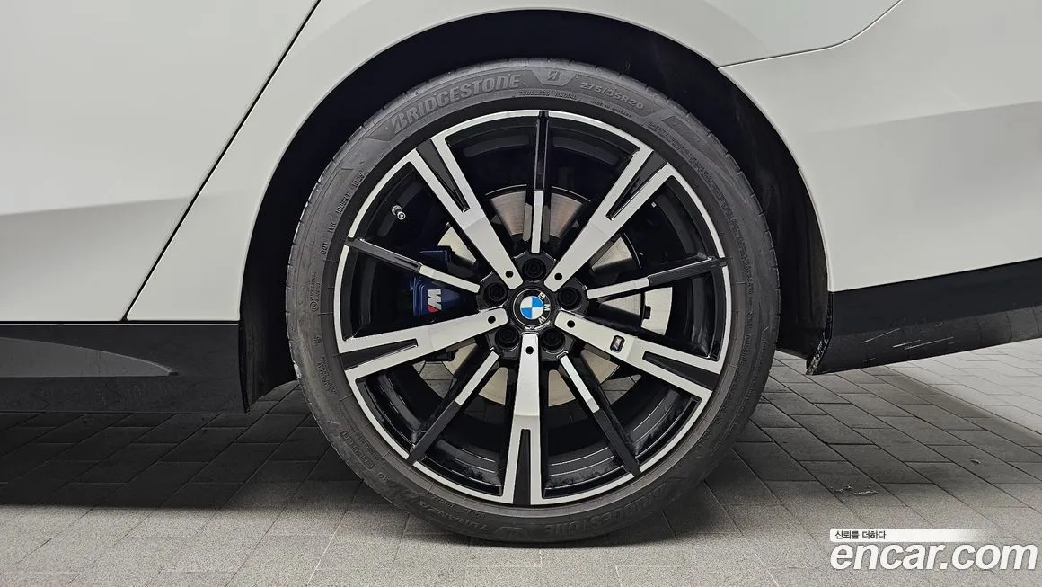 BMW 5-Series — фото 10