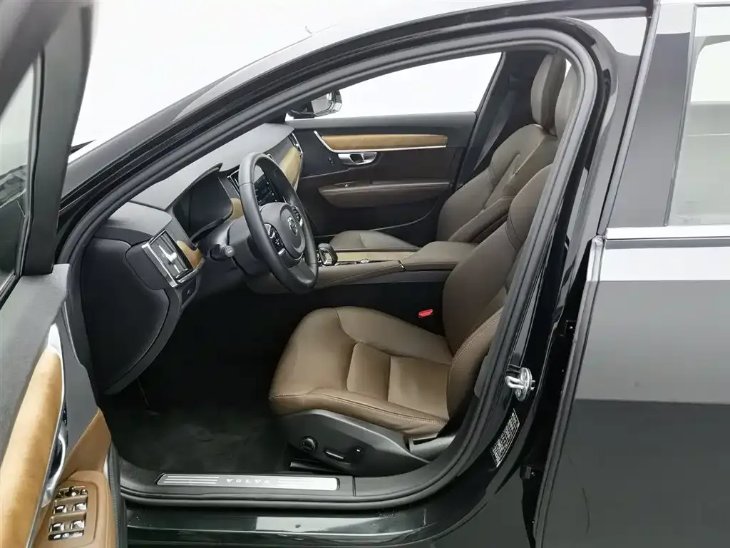 Volvo S90 — фото 10