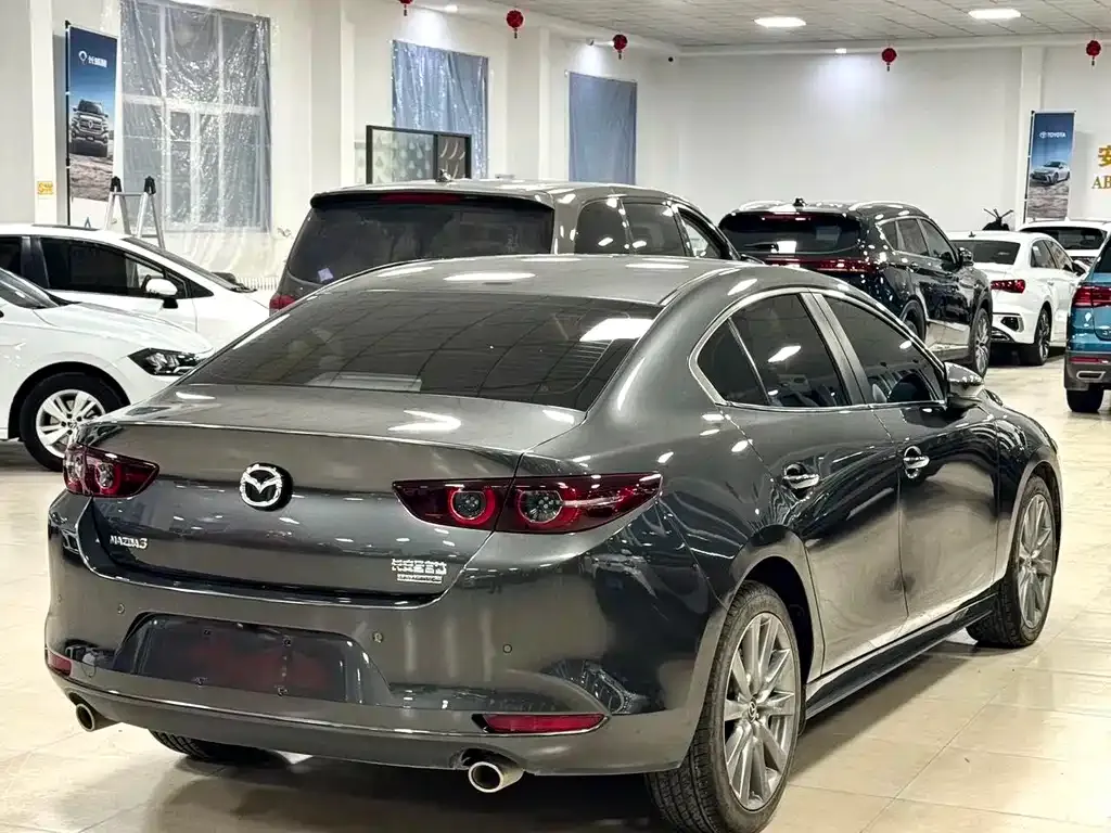 Mazda 3 Axela — фото 4